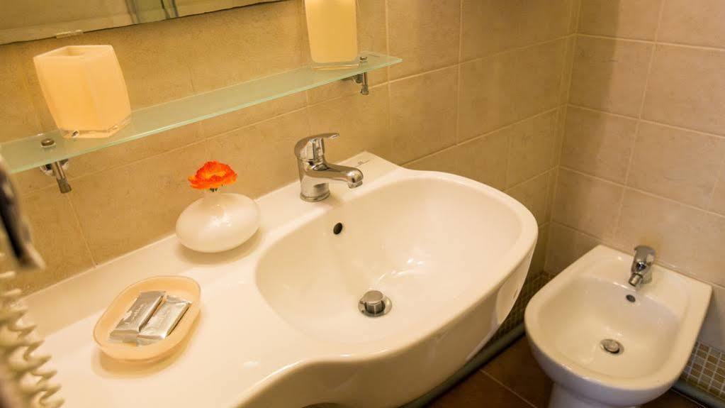 Hotel Martino Ai Monti Рим Экстерьер фото